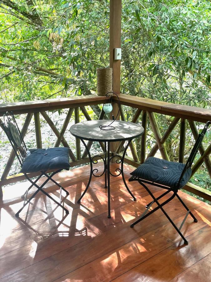 Caoni Riverside Lodge Puerto Quito Bagian luar foto