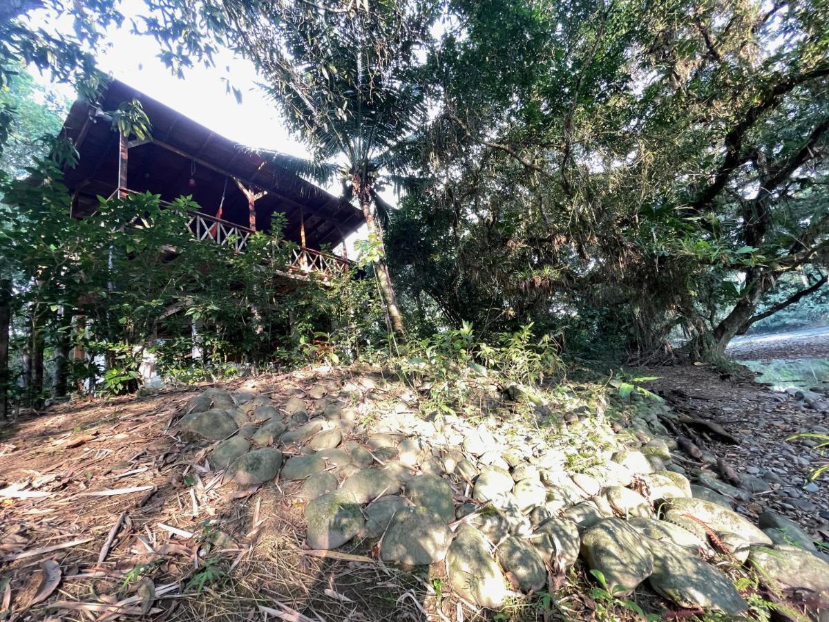 Caoni Riverside Lodge Puerto Quito Bagian luar foto